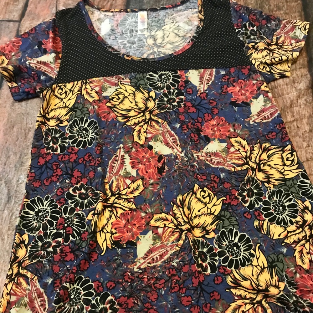 Lularoe Floral Classic T - EEUC